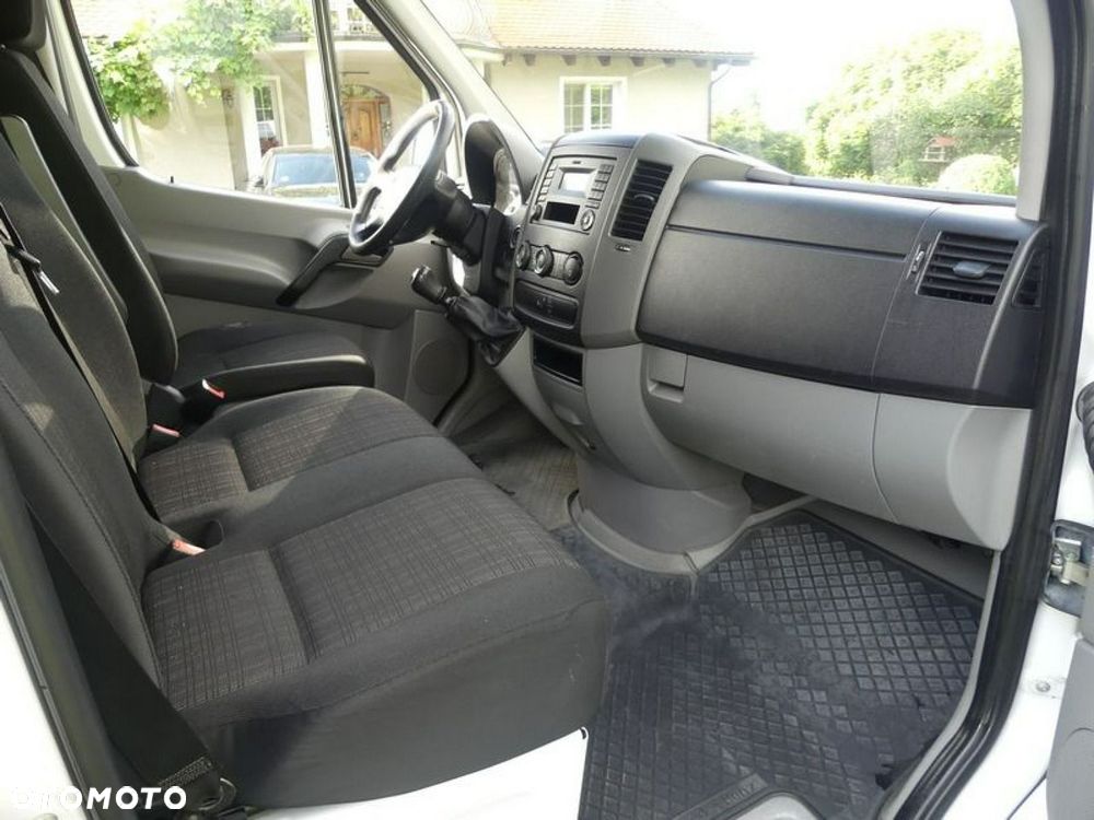 Mercedes-Benz Sprinter - 11