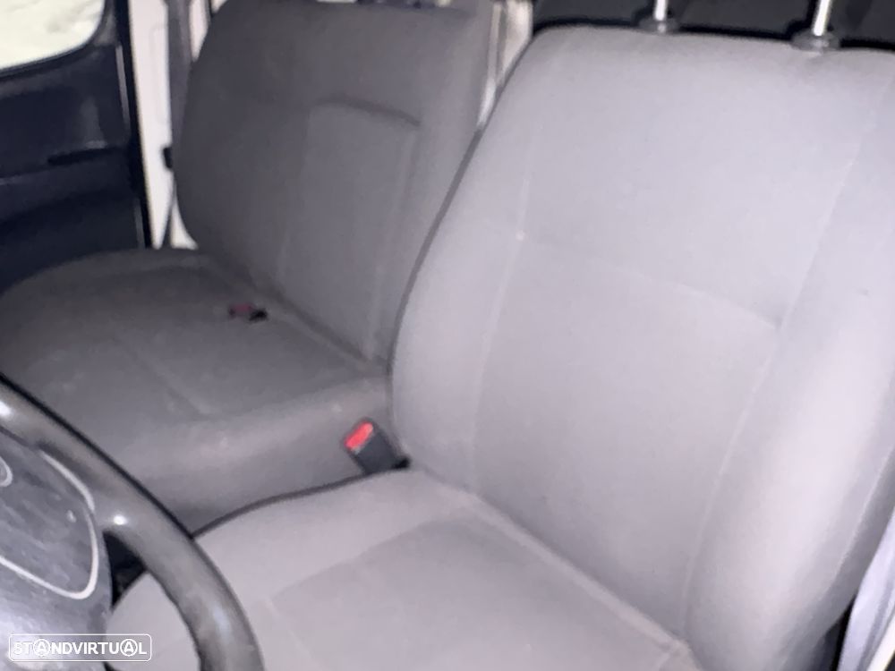 Toyota HiAce 2.5 D-4D 2.6T - 14