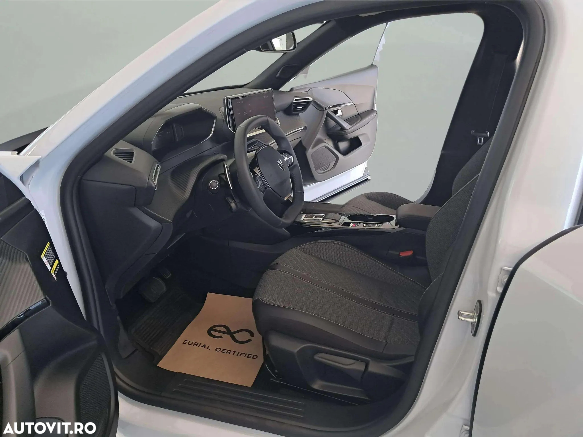 Peugeot 2008 1.2 L PureTech STT EAT8 Allure - 5
