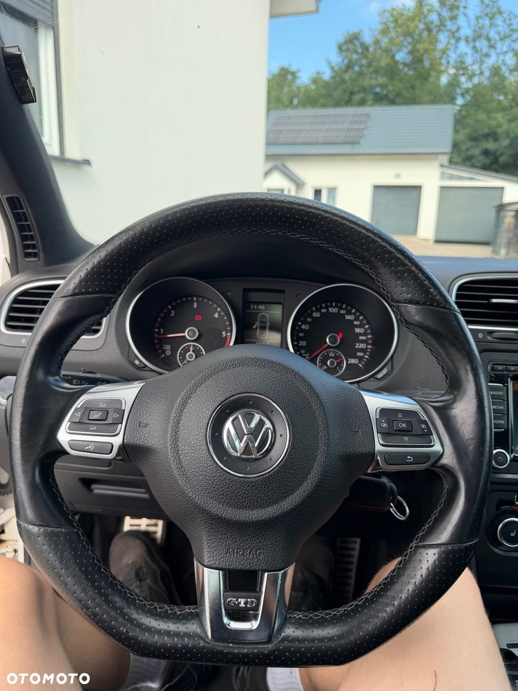 Volkswagen Golf - 11