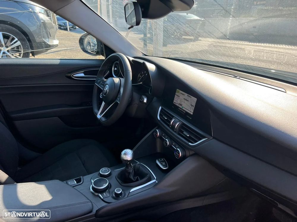 Alfa Romeo Giulia 2.2 D - 16