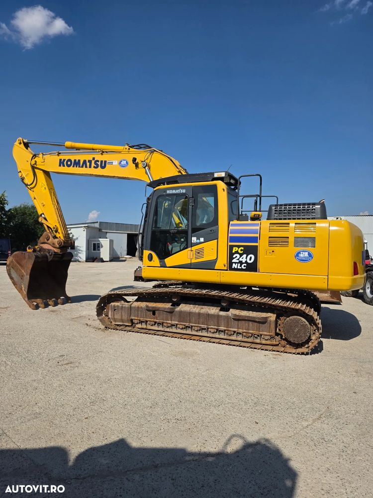Komatsu PC240 NLC-11 Excavator pe senile - 3