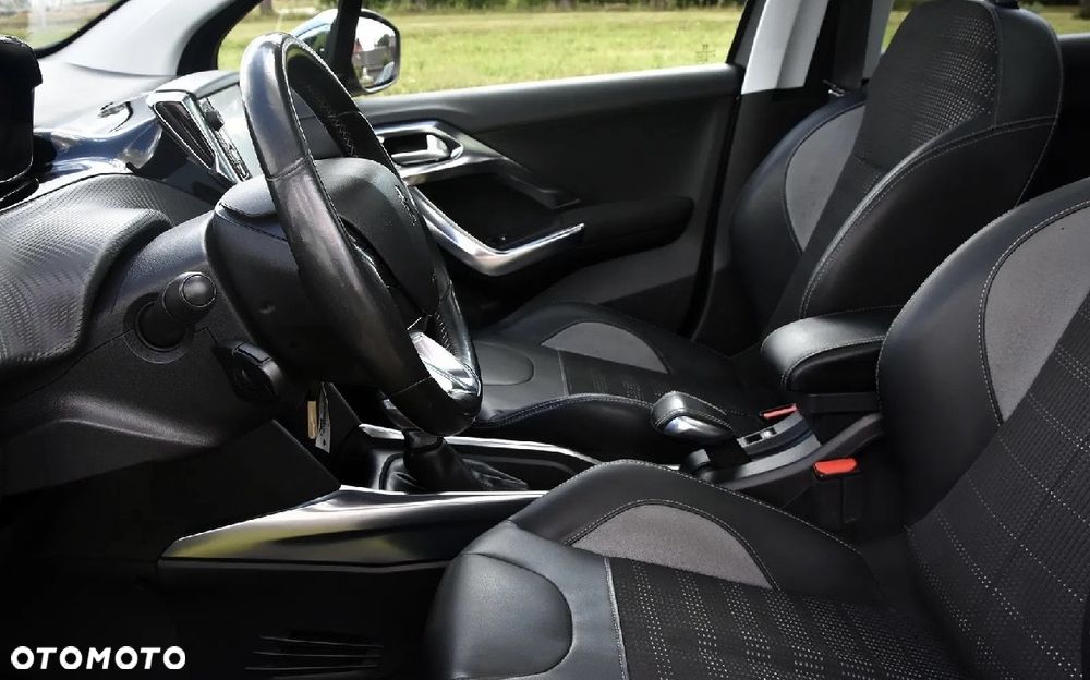 Peugeot 2008 1.2 VTi Allure - 12