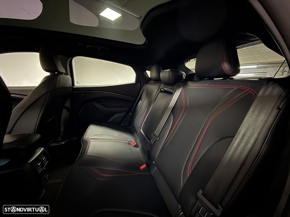 Ford Mustang Mach-E Alargada AWD - 28