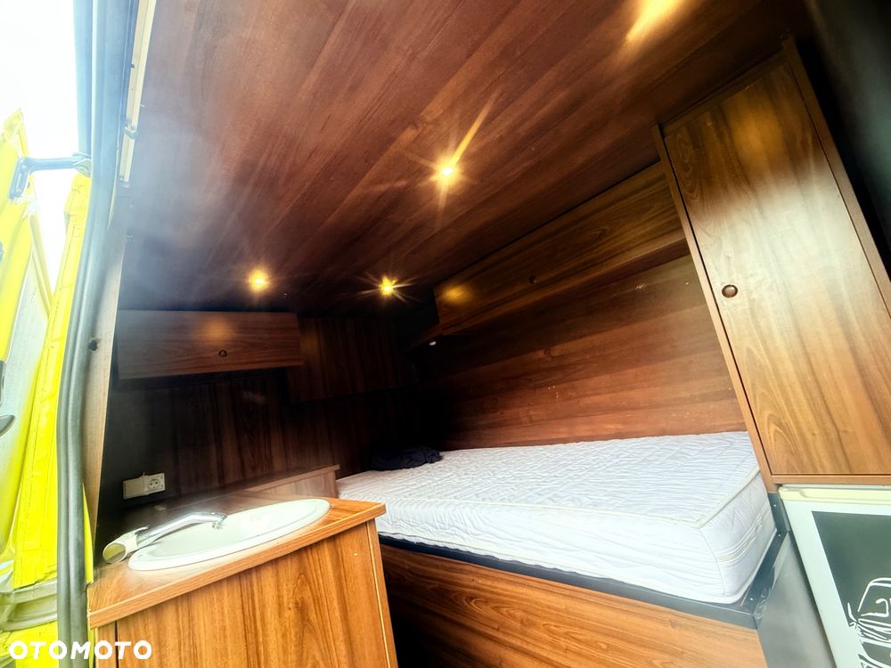 Mercedes-Benz Sprinter - 3
