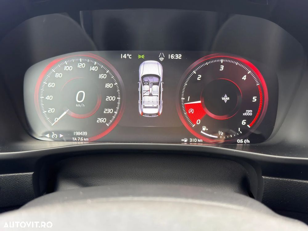 Volvo XC 40 - 8