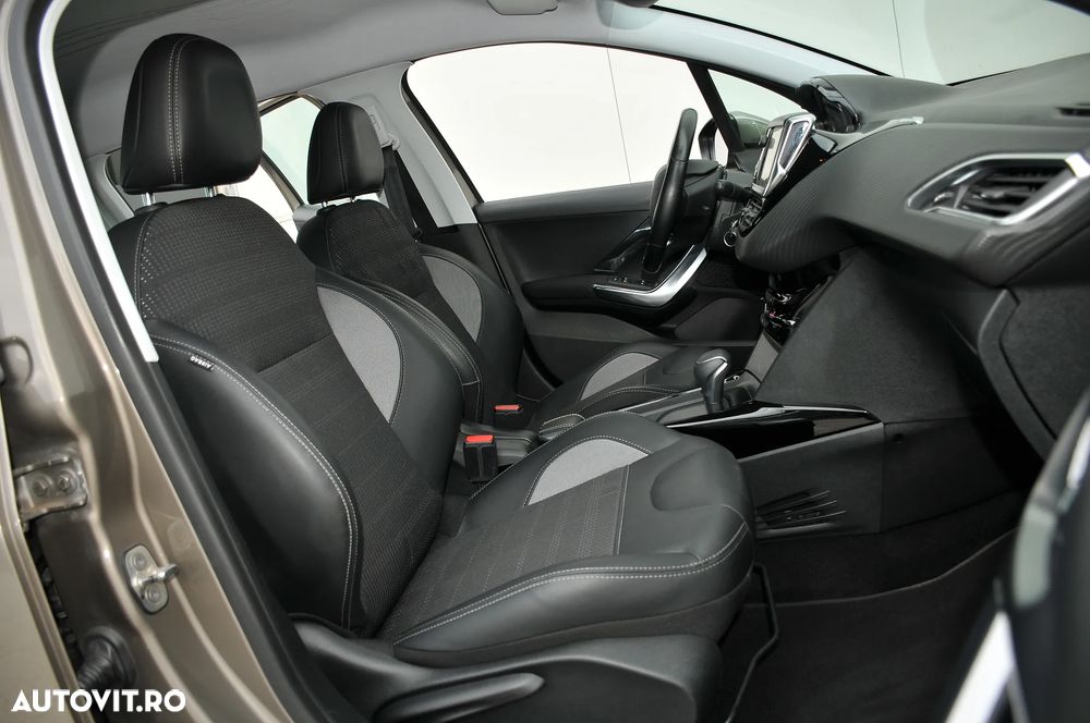 Peugeot 2008 PureTech 110 Stop&Start EAT6 Allure - 6