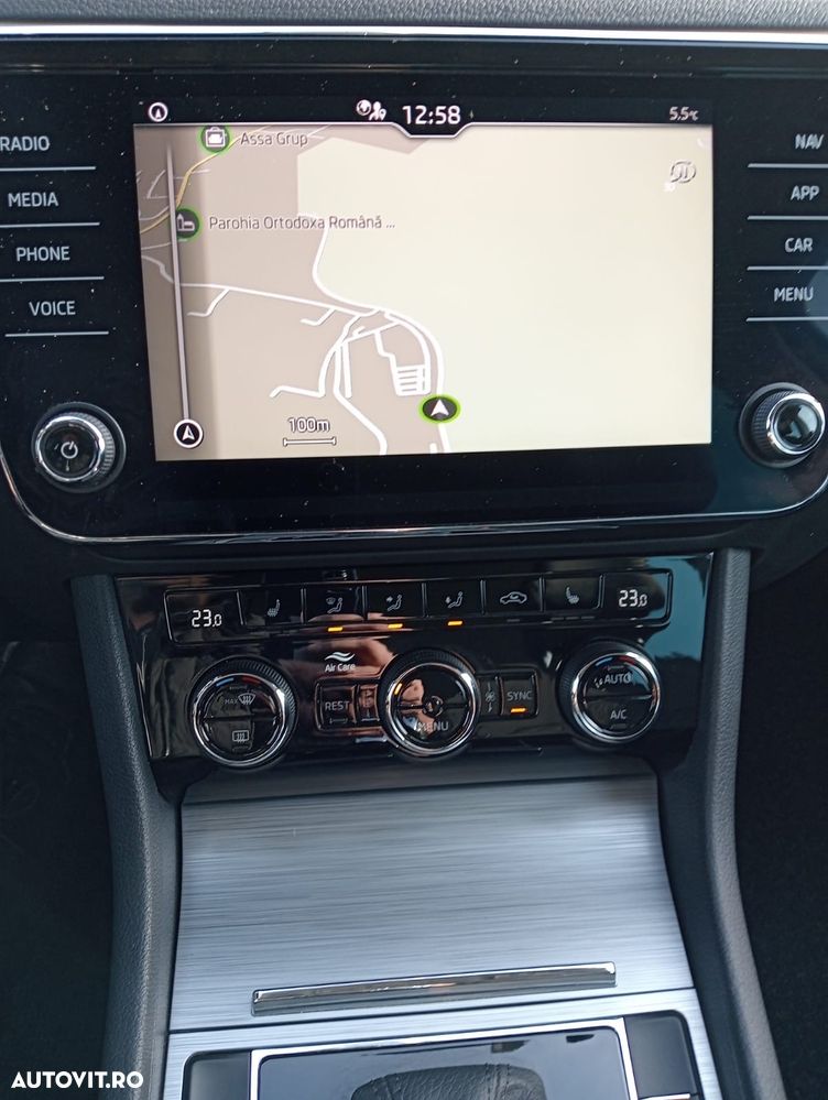 Skoda Superb 2.0 TDI DSG Ambition - 9