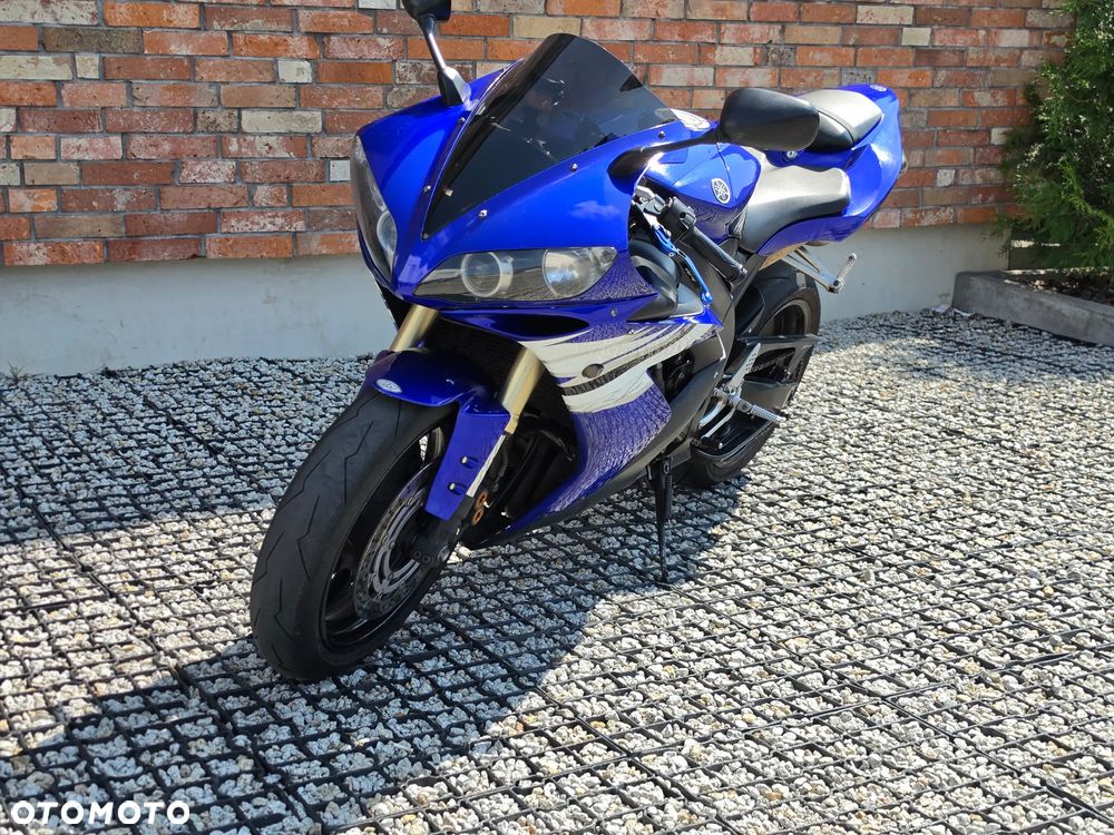Yamaha R1 - 5