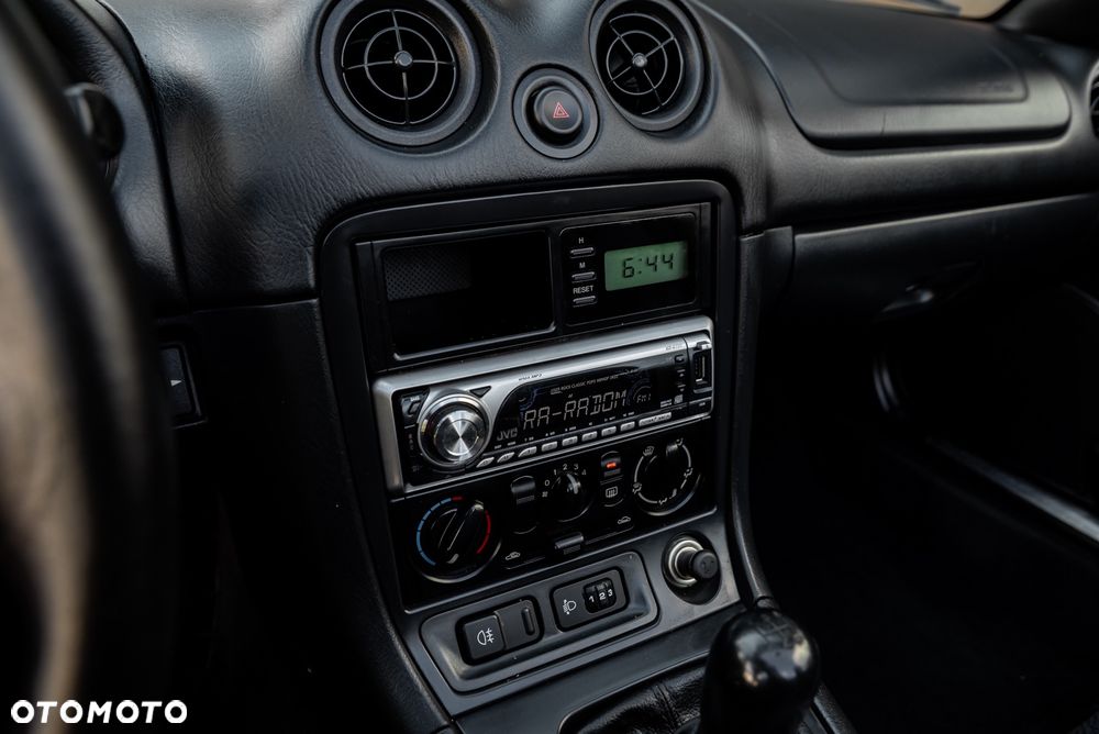 Mazda MX-5 1.6i 16V - 29