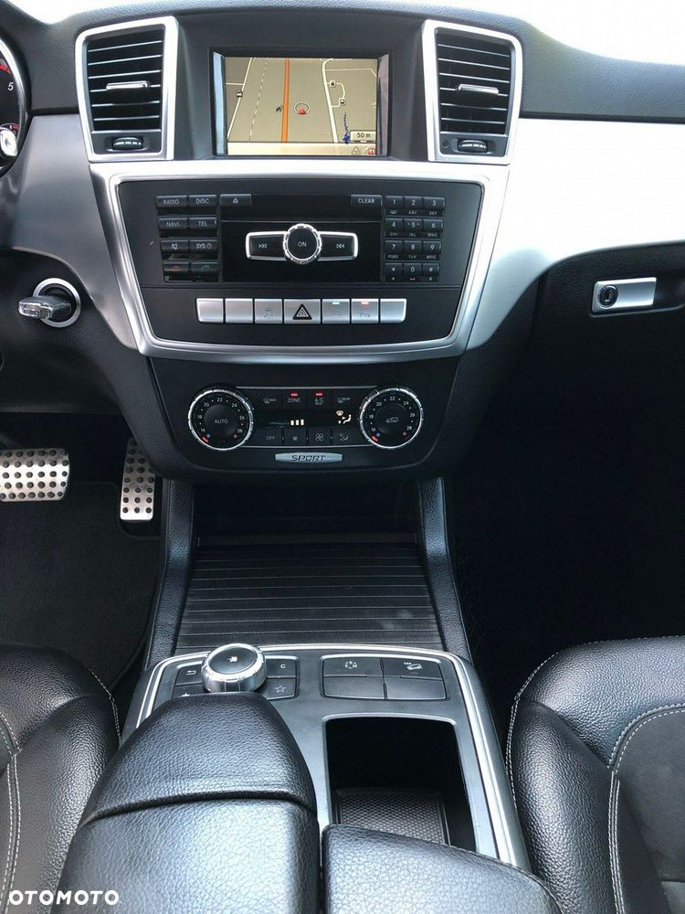 Mercedes-Benz ML - 12