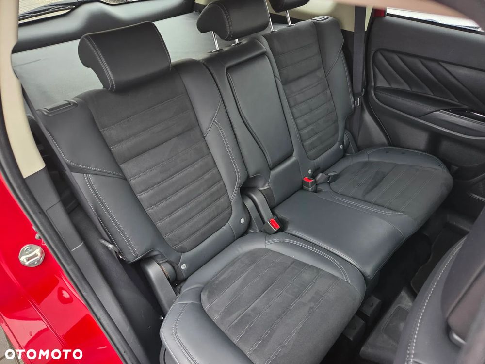 Mitsubishi Outlander - 14