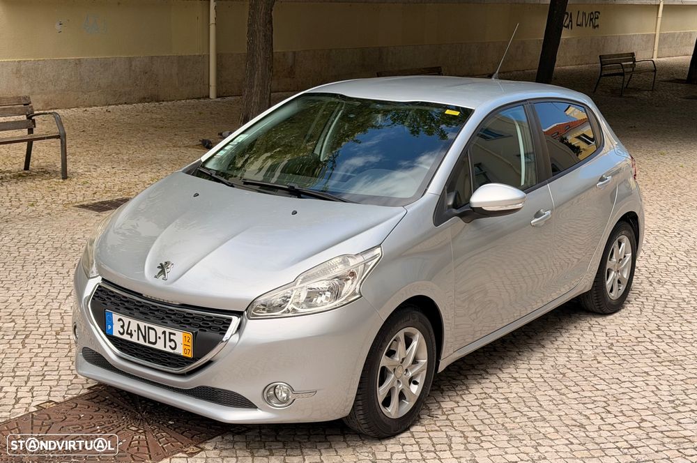 Peugeot 208 1.2 VTi Allure - 17