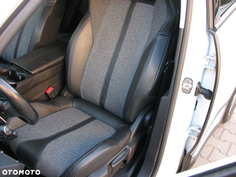 Peugeot 3008 BlueHDi 130 Stop & Start EAT8 Allure - 22