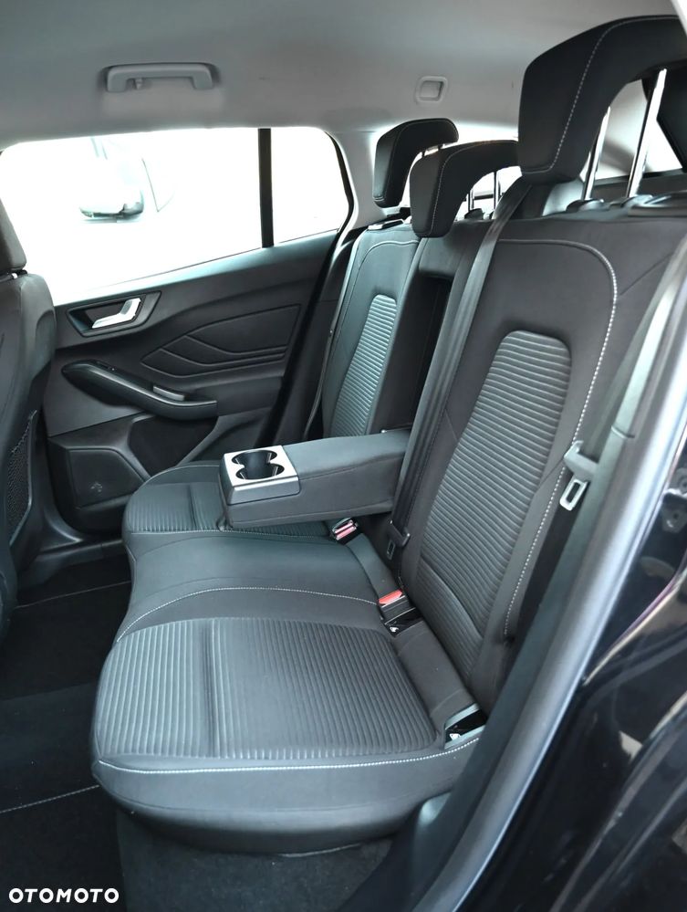 Ford Focus - 23