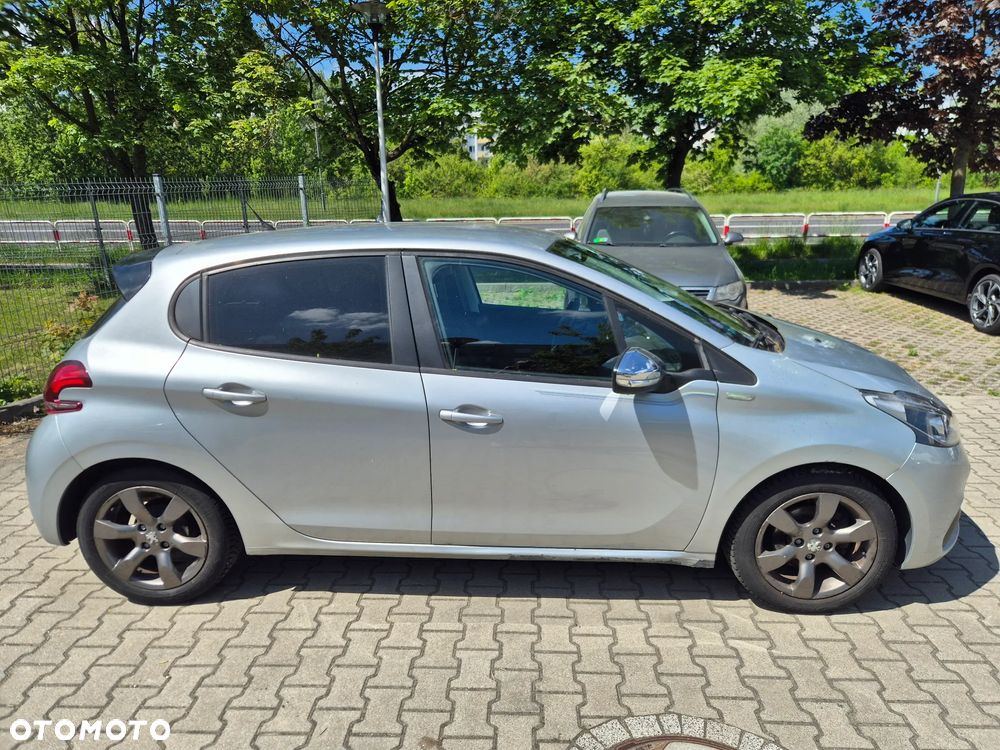 Peugeot 208 1.2 PureTech Style - 4