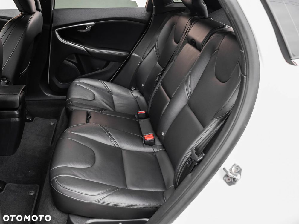 Volvo V40 T2 Inscription - 17