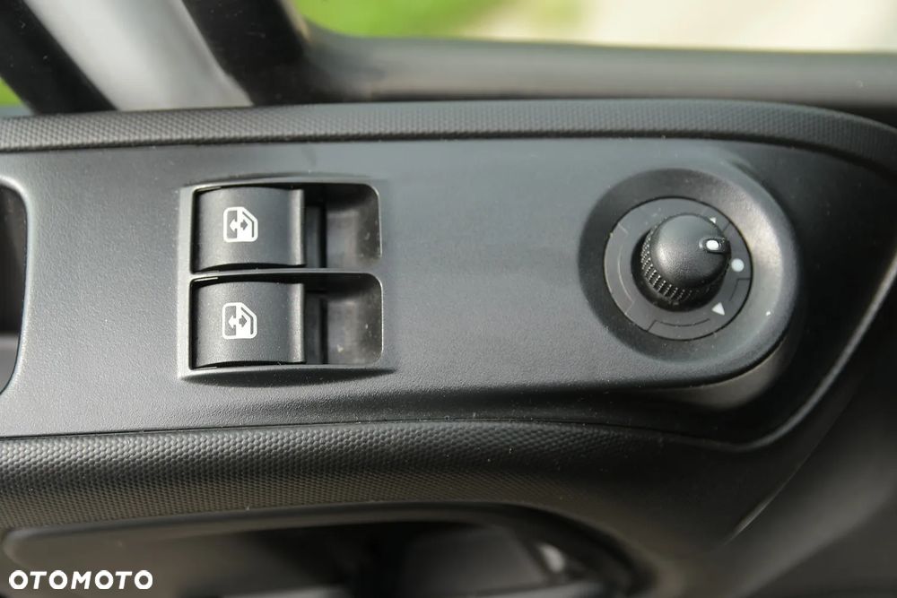 Iveco DAILY/MROŹNIA/CHŁODNIA/IZOTERMA/ZASILANIE 230V/THERMO KING/IGLOCAR/SALON POLSKA/SERWIS IVECO - 25