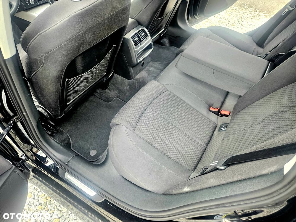Audi A6 Avant 2.0 TDI Ultra S tronic - 24