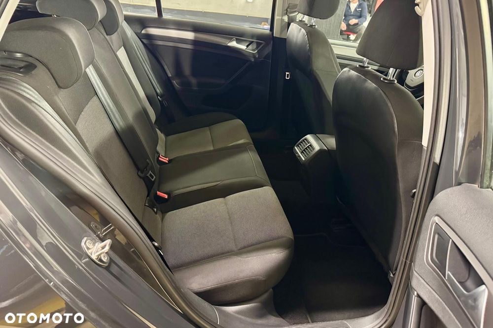Volkswagen Golf 1.6 TDI Comfortline - 16