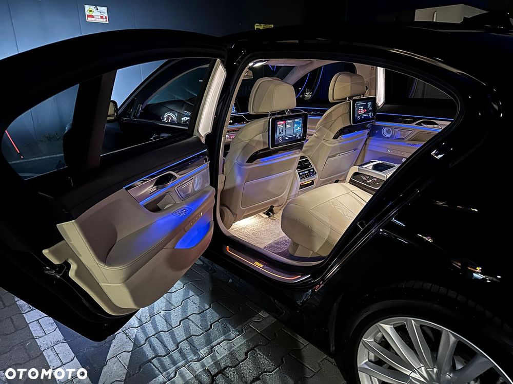 BMW Seria 7 750Li Edition Exclusive - 18