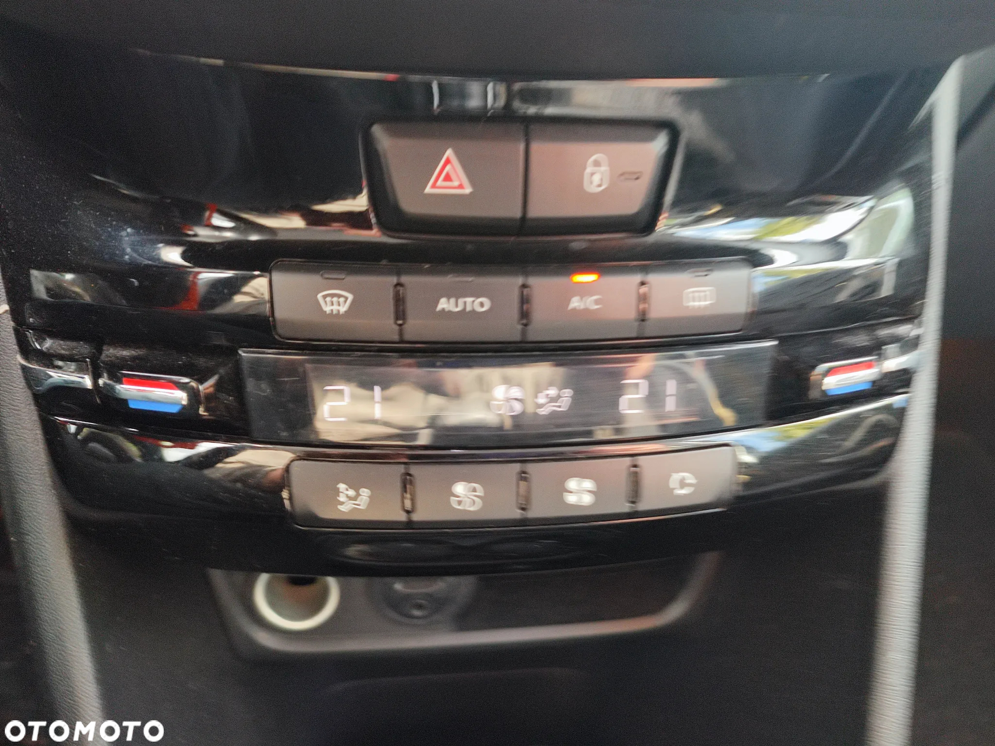 Peugeot 2008 1.6 e-HDi Allure S&S - 16