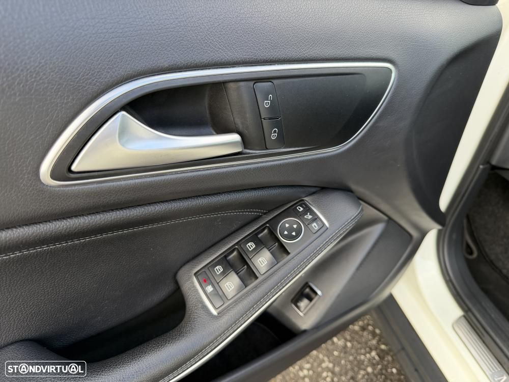 Mercedes-Benz GLA 180 d 7G-DCT Urban - 18