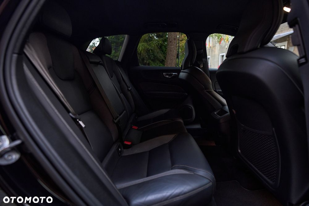 Volvo XC 60 B4 D R-Design - 27