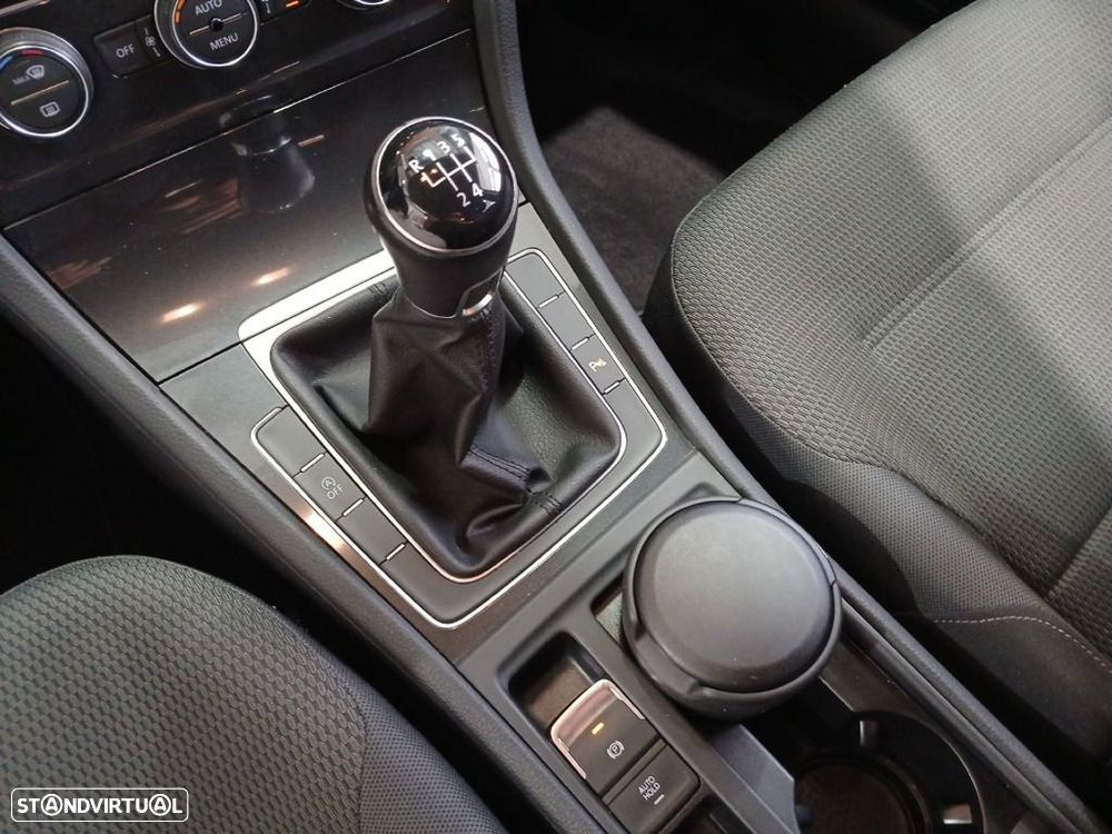 VW Golf Variant 1.6 TDi Confortline - 31