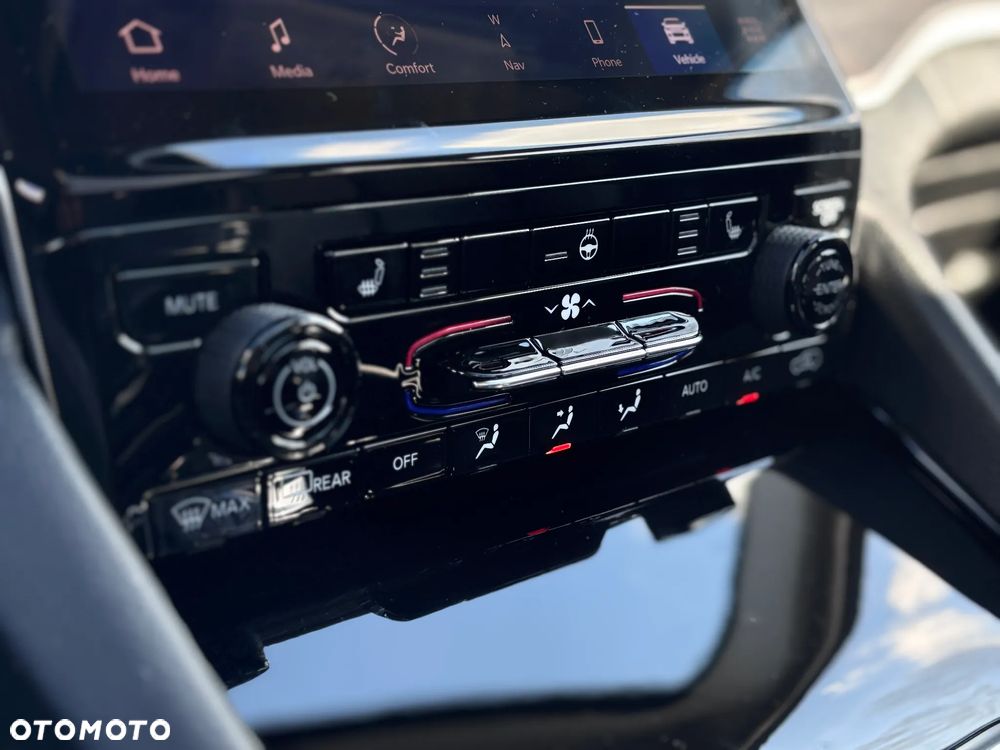 Jeep Grand Cherokee - 34