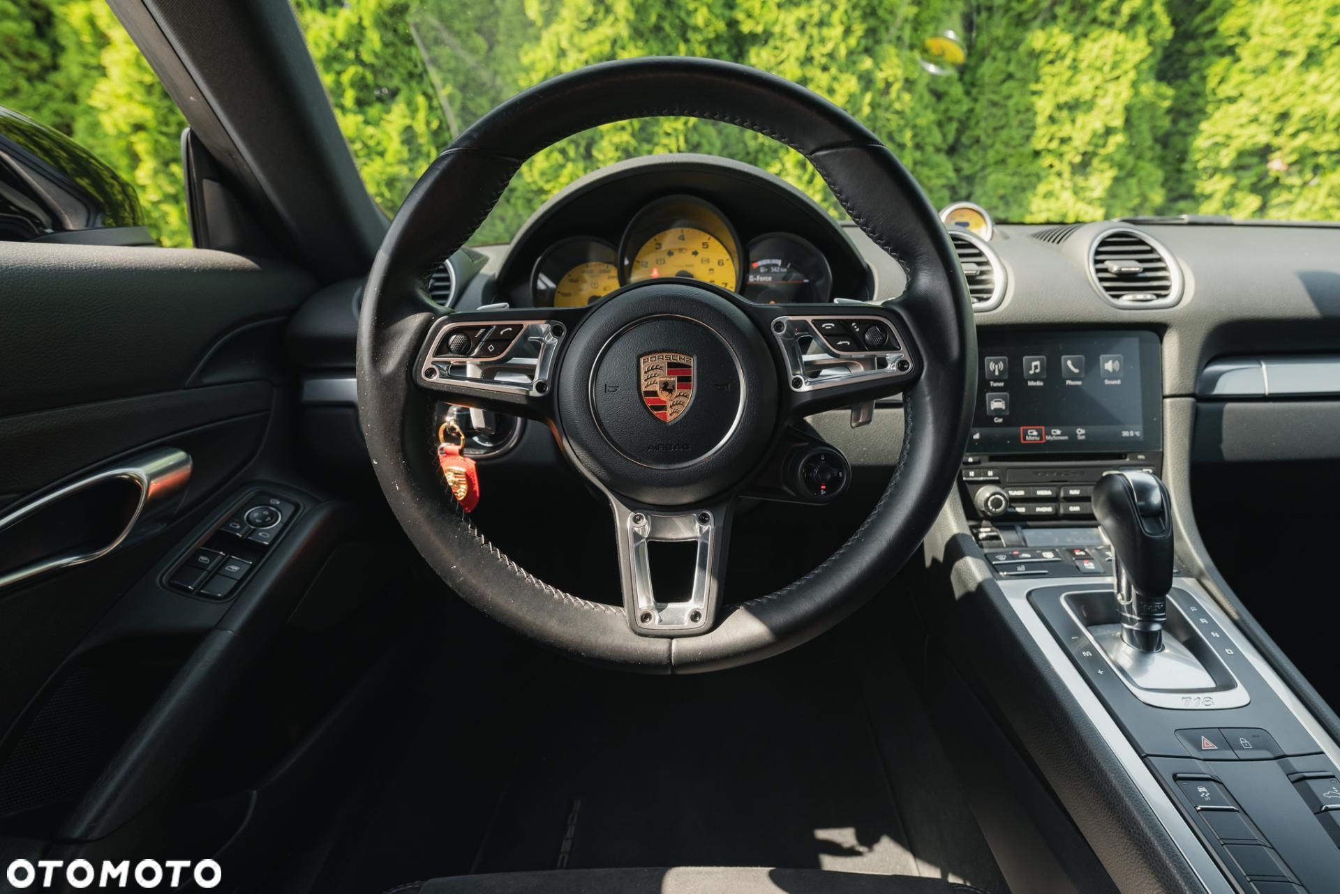 Porsche 718 Cayman - 11