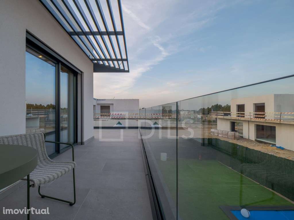 Moradia T3 com garagem e piscina na Herdade do Meio, Amora - Grande imagem: 5/68