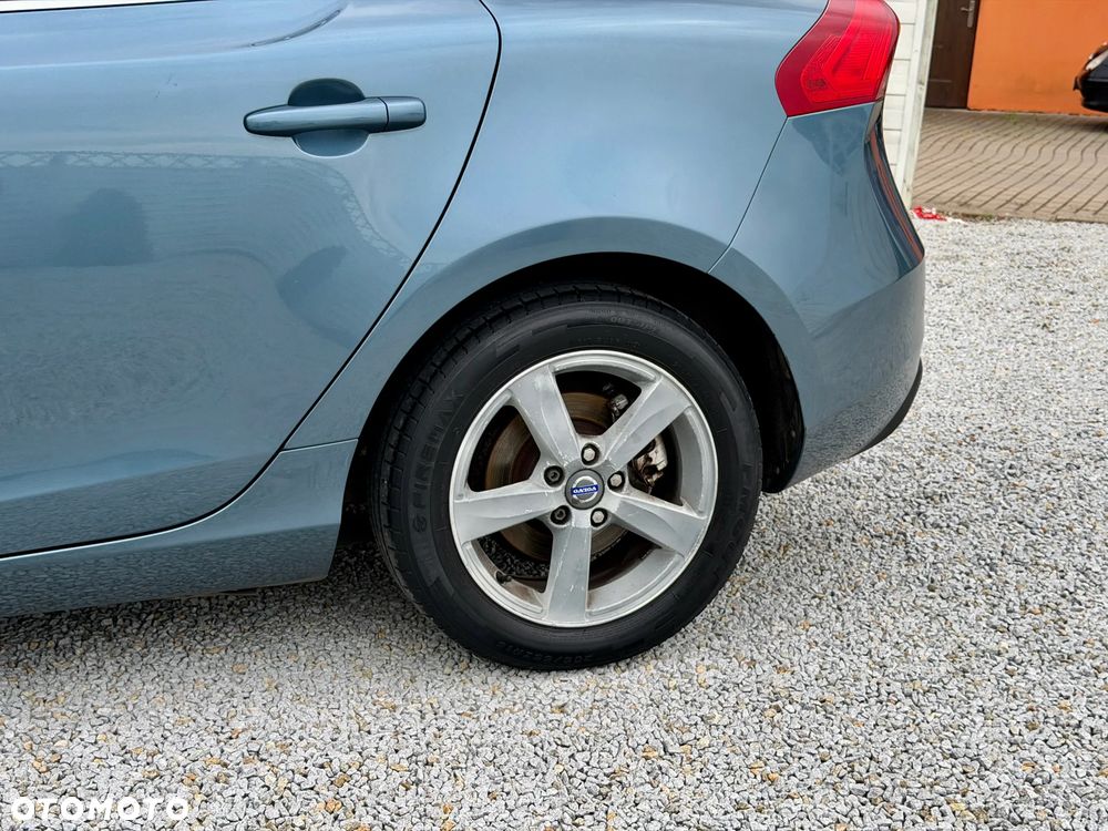 Volvo V40 D2 Momentum - 24