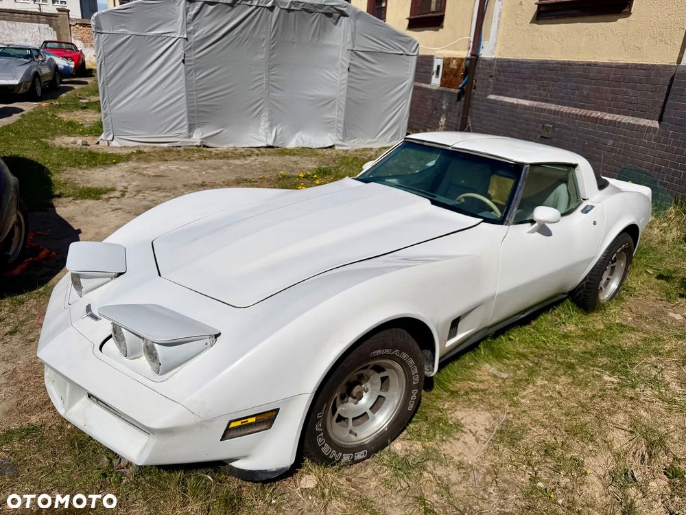 Chevrolet Corvette - 2