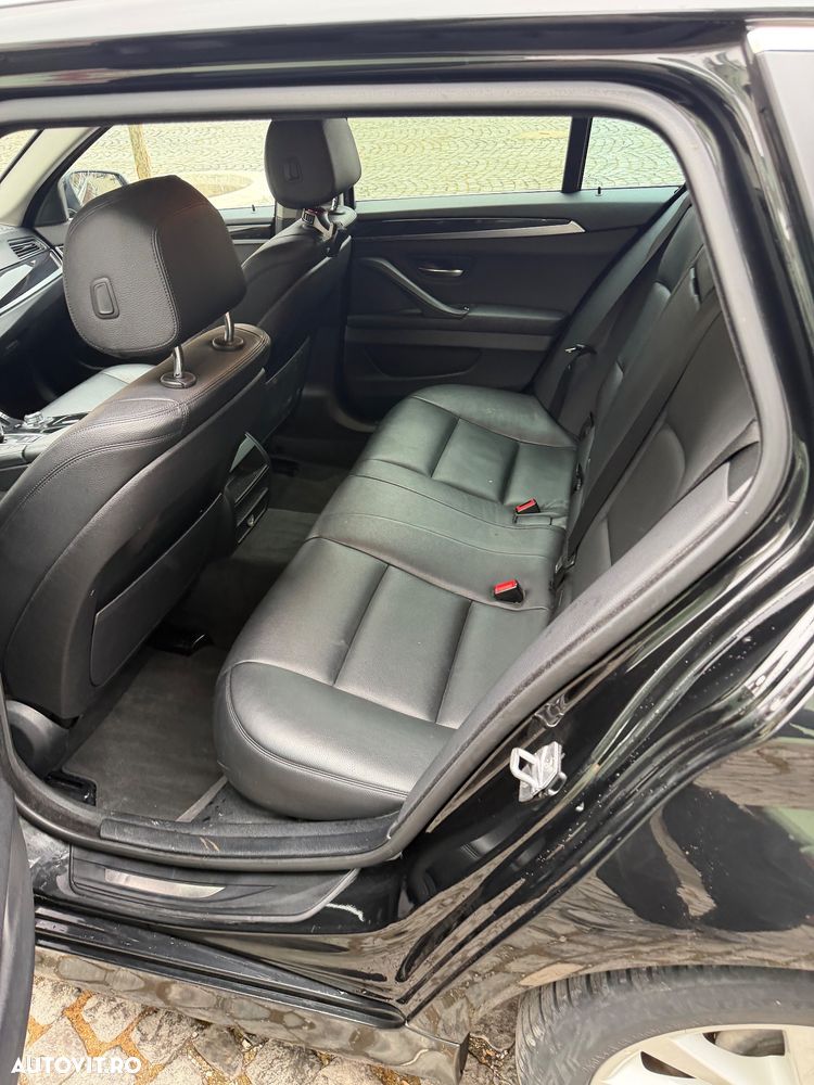 BMW Seria 5 520d xDrive AT - 9