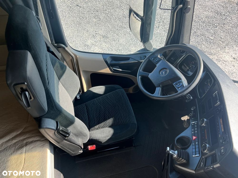 Mercedes-Benz Actros - 18