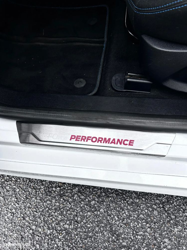 Ford Fiesta 1.5 EcoBoost S&S ST X - 18