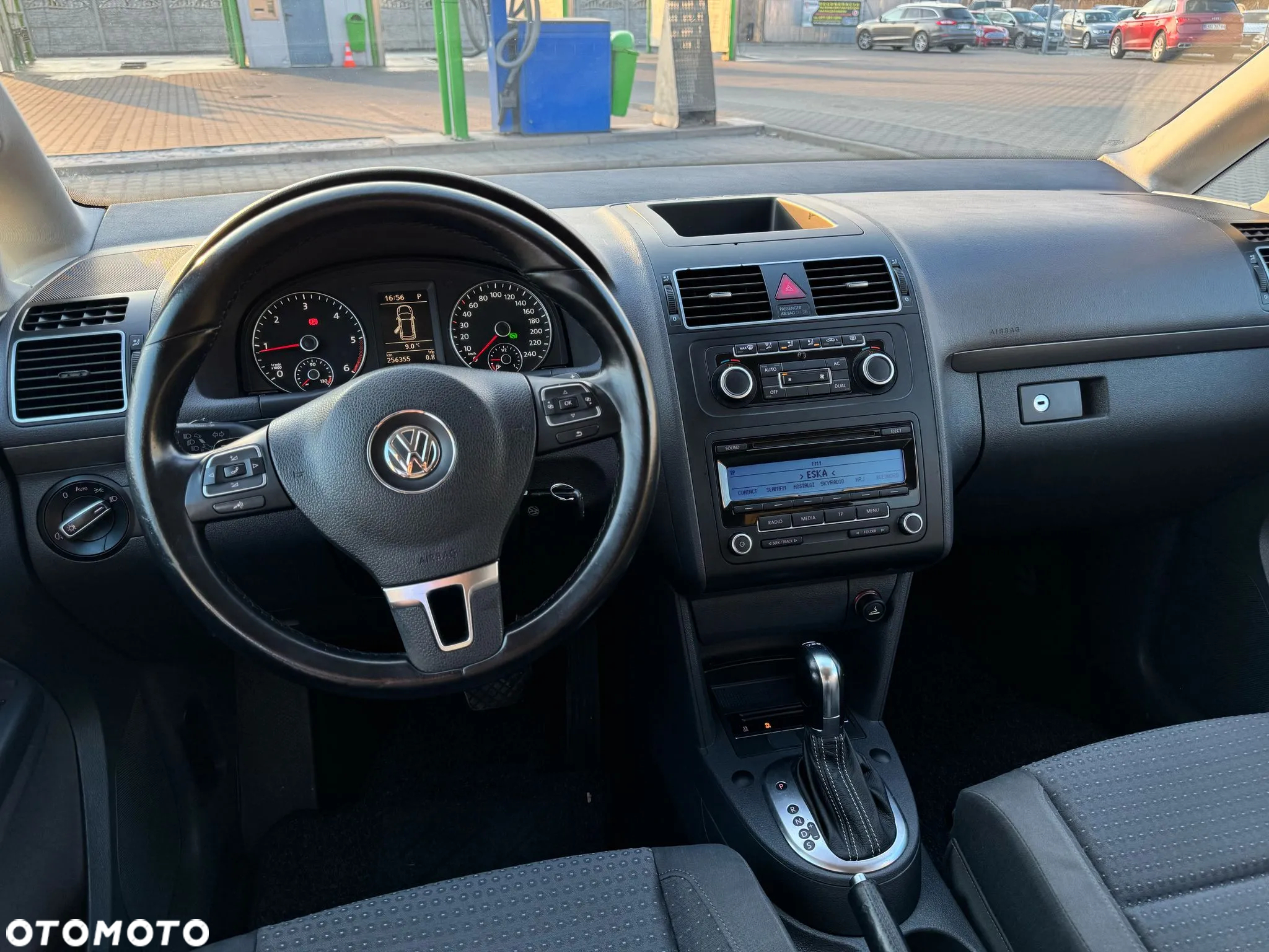 Volkswagen Touran - 24
