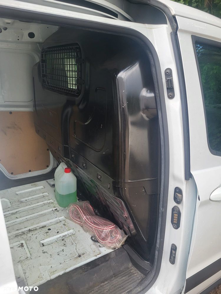 Ford Transit courier - 11