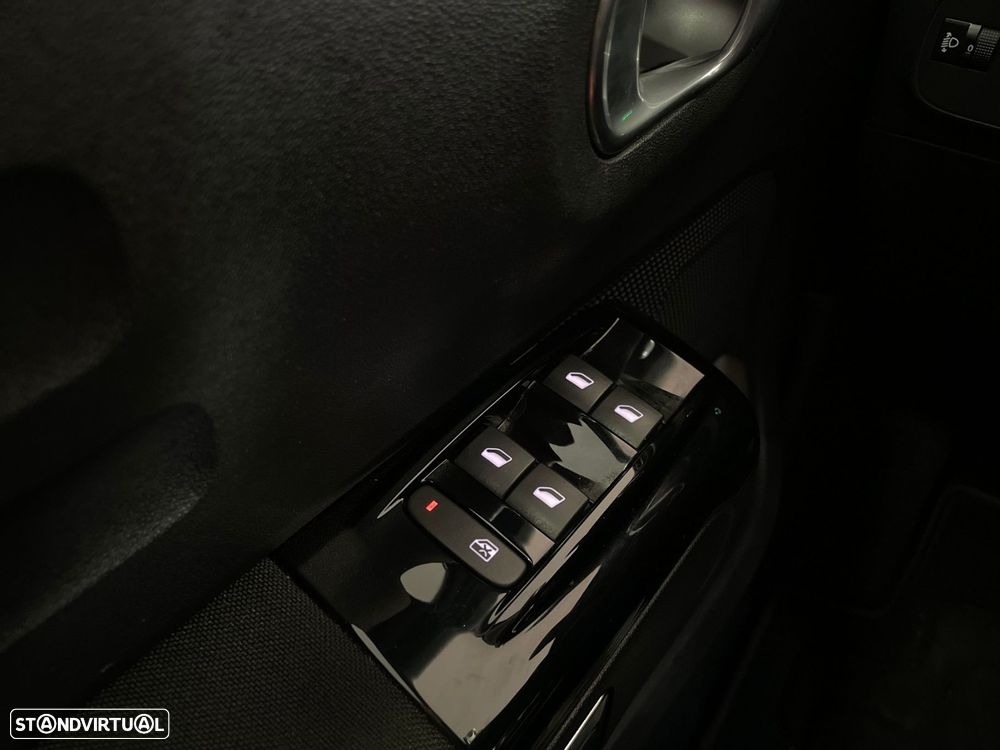 Citroën C3 1.2 PureTech Shine - 37