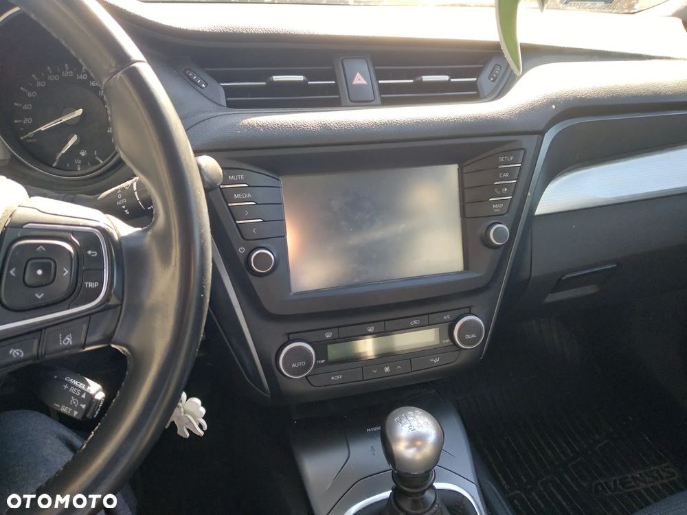 Toyota Avensis 2.0 D-4D Premium - 10