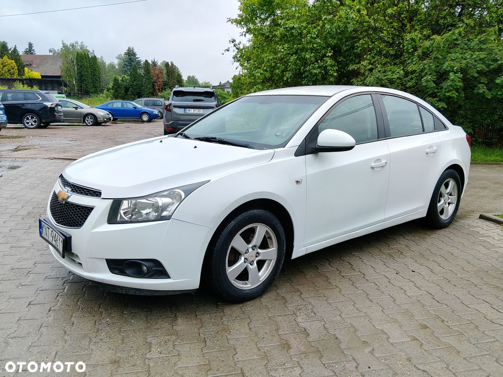 Chevrolet Cruze 1.8 LS - 3