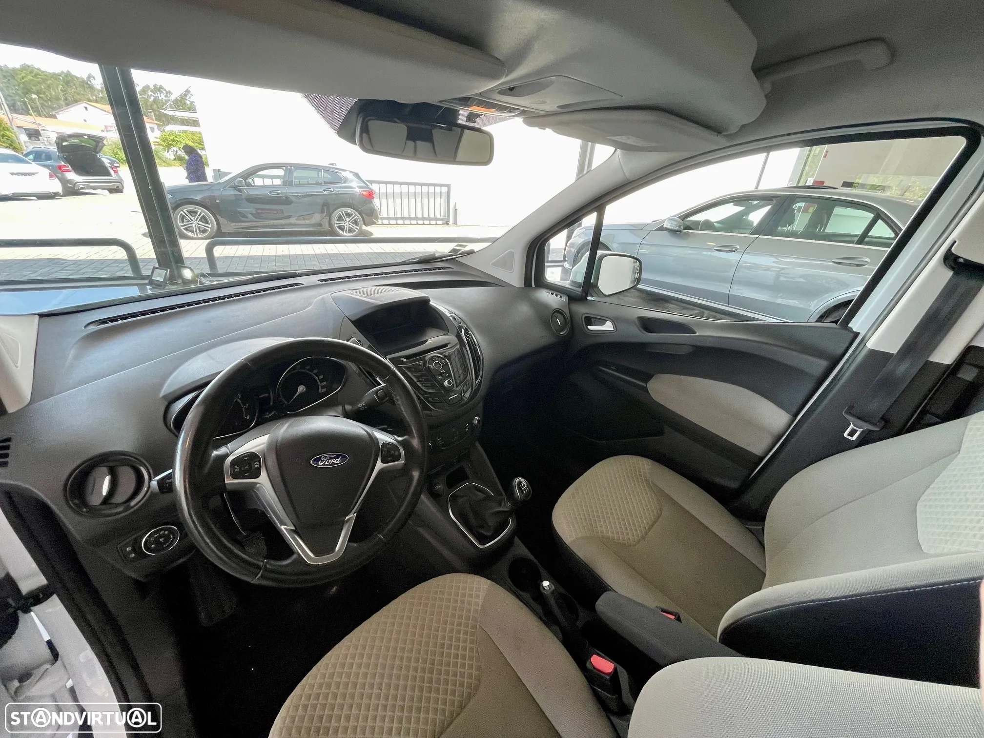 Ford Tourneo Courier 1.0 EcoBoost Titanium - 14