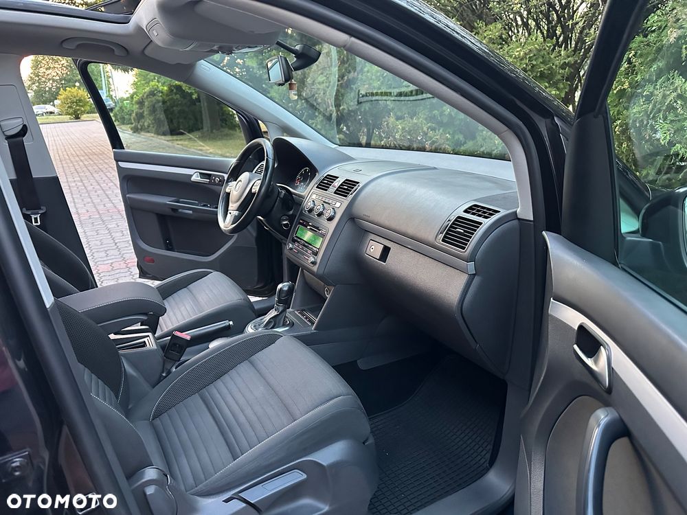 Volkswagen Touran 2.0 TDI DPF DSG Cup - 17
