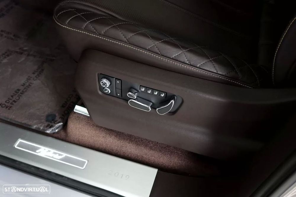 Bentley Bentayga Hybrid - 27
