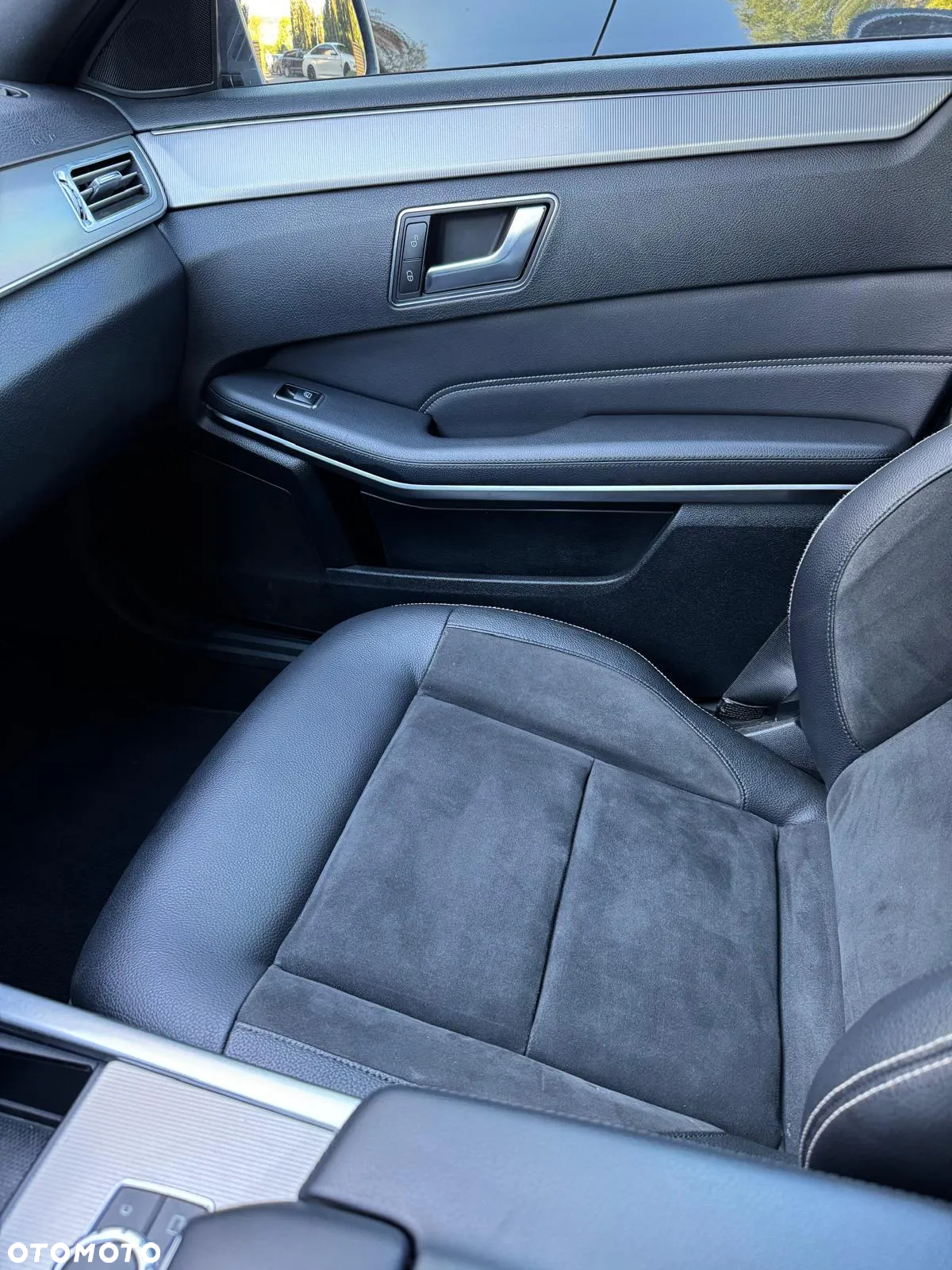Mercedes-Benz Klasa E 200 BlueTEC 7G-TRONIC Classic - 2