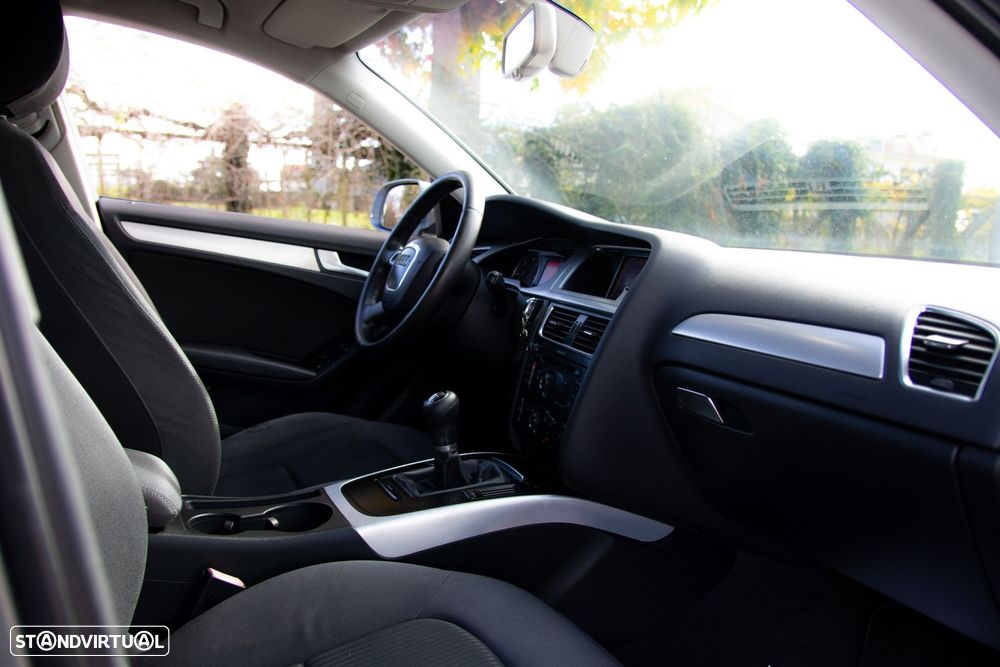 Audi A4 Avant 2.0 TDI Advance - 12