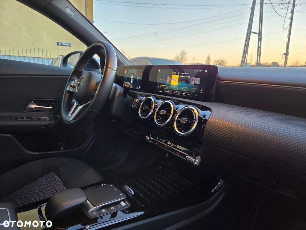 Mercedes-Benz CLA 180 d 8G-DCT - 16