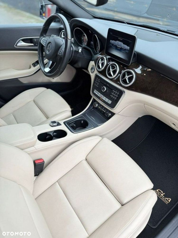 Mercedes-Benz CLA - 33