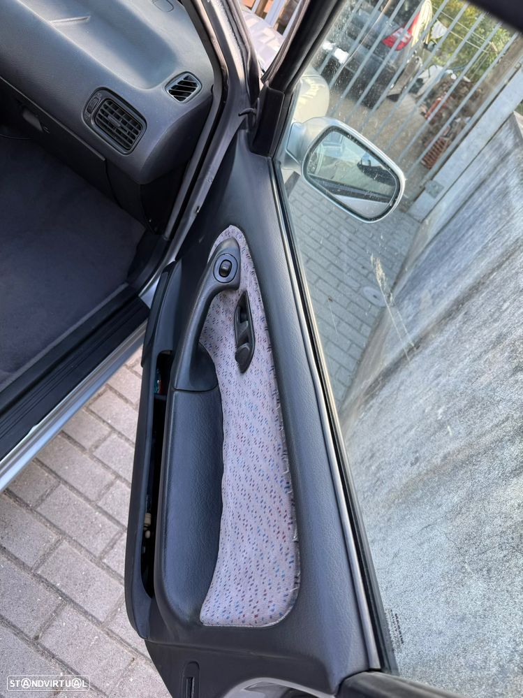 Nissan Primera - 11